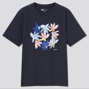 Uniqlo x Cassie Byrnes Crewneck T shirt size XS